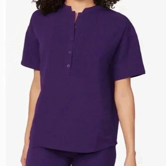 FIGS Technical Collection Purple Mua Pintuck Scrub Short Sleeve Top - Picture 1 of 8